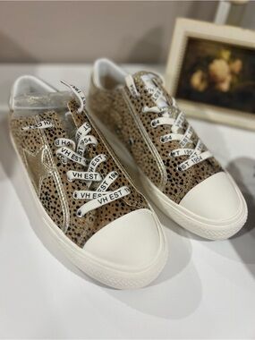 Vintage Havana size 8.5 Leopard Print Sneakers with White and Gold Accents. NWT